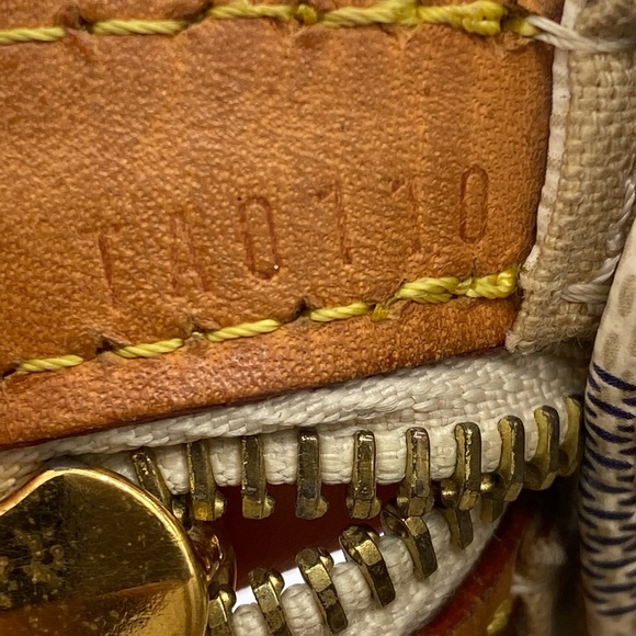 Louis Vuitton Stresa PM in Damier Azur - Picture 12 of 12